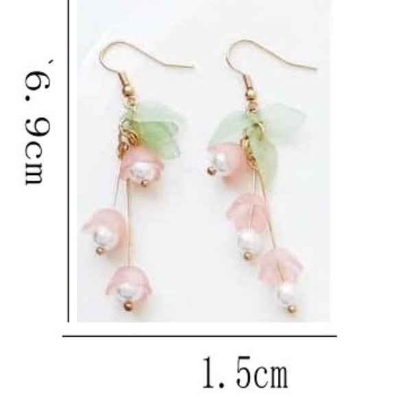 Delicate Glass & Pearl Lily Flower Earring - Picture 5 of 5